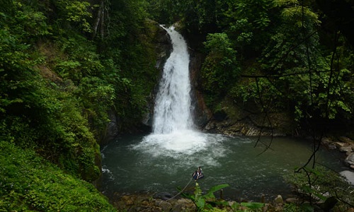 Air terjun laksado